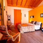 D'hotes Naturistes (adults Only) Bed & Breakfast