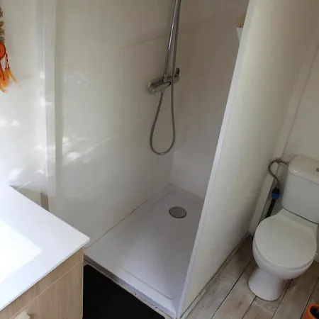 太阳小屋裸体主义者住宿加早餐旅馆 - 仅限成人入住